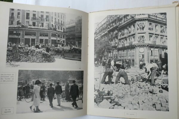 BARRICADES. Suite de 150 photographies groupées par Andre PAPILLON – Image 8