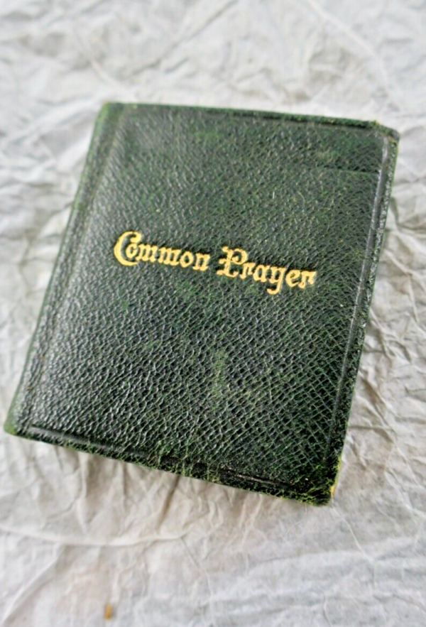 Common prayer  50 x 52 mm. MINI